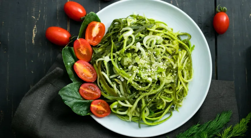 Зелёная паста с кабачком и песто — фото